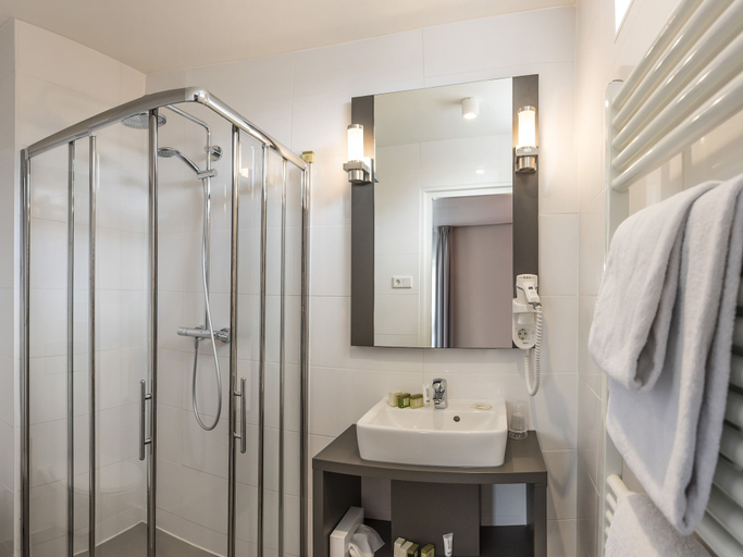 Bathroom 4, Het Wapen van Elst, Overbetuwe