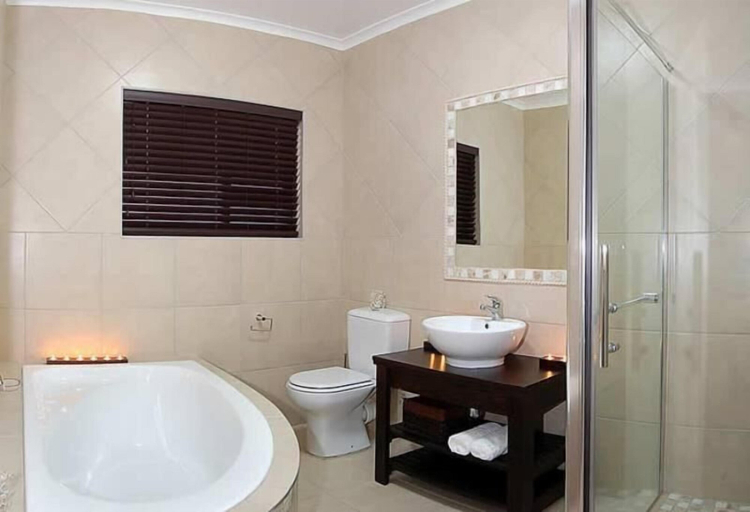 Bathroom 5, Lalapanzi Guest Lodge, Nelson Mandela Bay