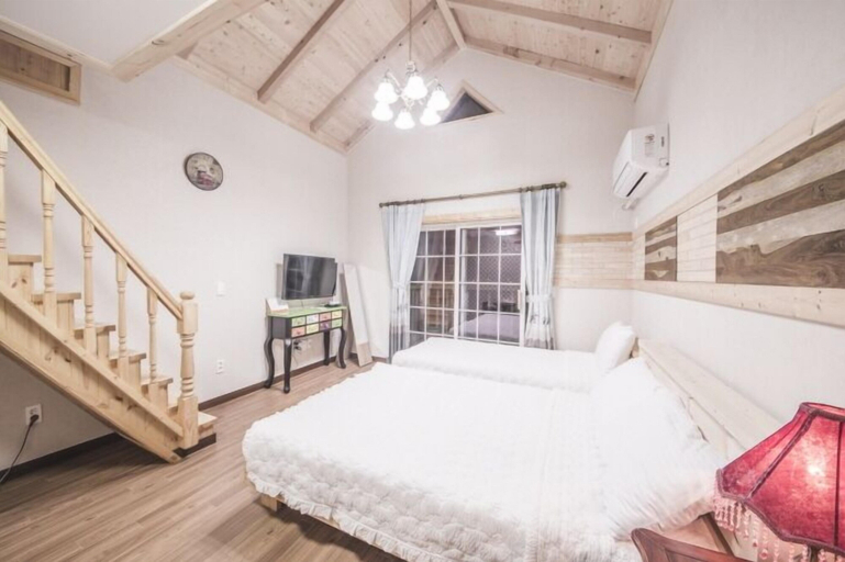 Bedroom 2, Red Windmill Pension, Jeju