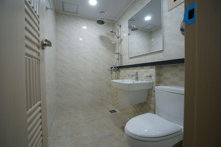 Bathroom 5, The Beach Pension, Jeju