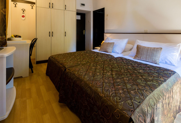 Bedroom 3, Hotel Kastel, Crikvenica