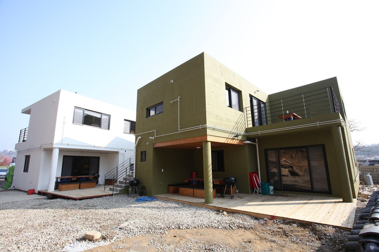Firefly Pension, Gijang