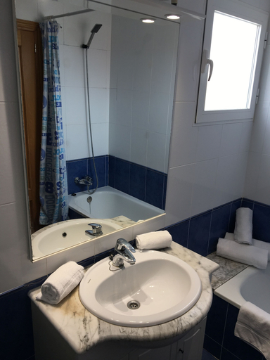 Bathroom, Agora Apartamentos La Volta II, Castellón