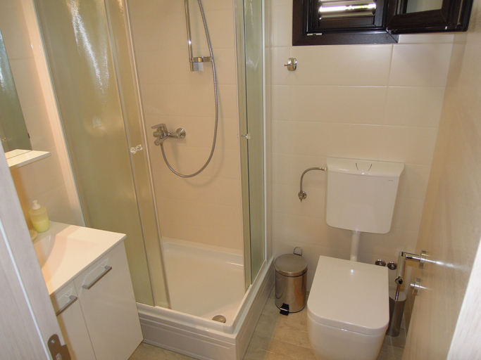 Bathroom 4, Apartmani Simicev, Zadar