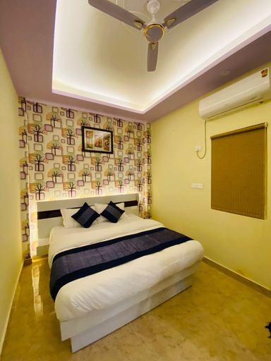 Bedroom 3, Crescent Inn, Gautam Buddha Nagar