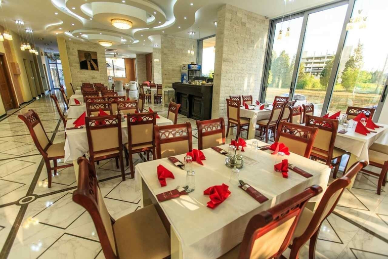 Food & Drinks 5, Hotel Hoti II