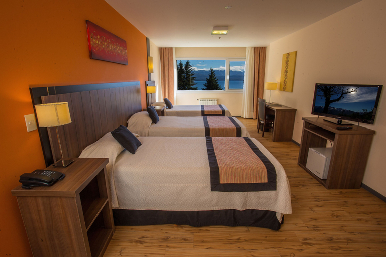 Bedroom 3, Huinid Pioneros Hotel, Bariloche