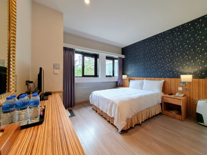 Bedroom 2, Rainbow Hotel, Taipei City
