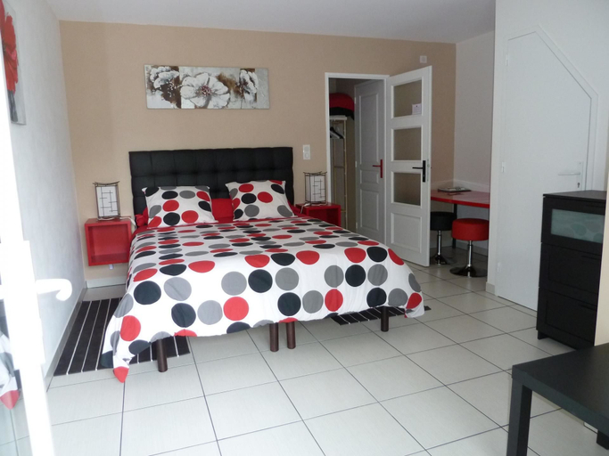 Bedroom 3, En Rouge et Noir, Dordogne