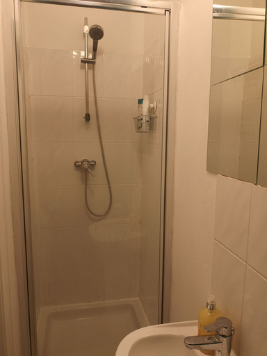 Bathroom 4, Cosy Apartment in Islington - C, London