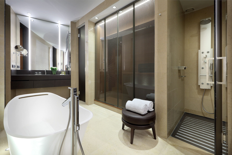 Bathroom 5, Eurostars Torre Sevilla, Sevilla