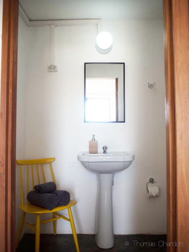 Bathroom 4, Liquid Dive Adventures, Jangamo