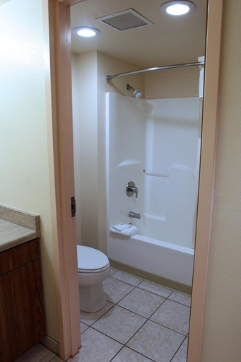 Bathroom 3, Gateway Studio Suites, Cochise