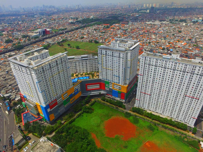 Exterior & Views