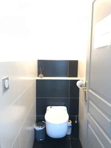 Bathroom 5, Les Algues du Grau, Hérault