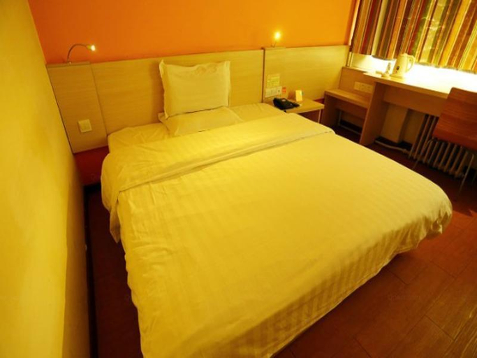 Bedroom 2, 7 Days Inn Zhumadian Railway Station, Zhumadian
