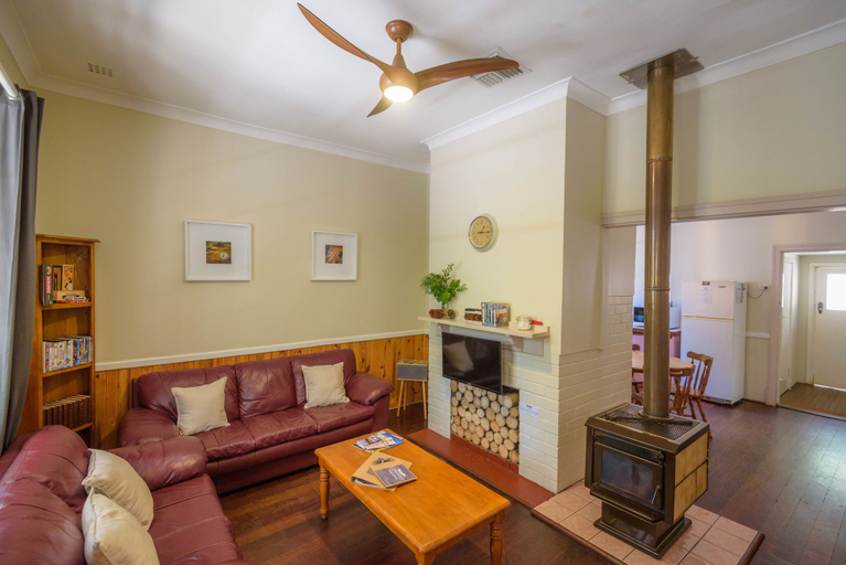 Others 4, Murphy's Cottage, Donnybrook-Balingup