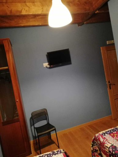 Others 5, Pension Albor, Asturias