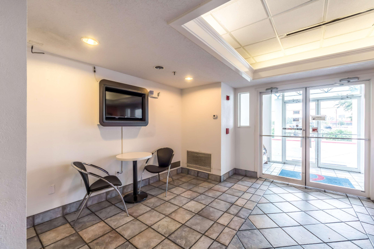 Public Area 3, Motel 6 San Antonio, TX - South, Bexar