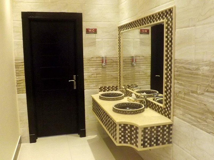 Bathroom 5, Baron Al Masif, Riyadh