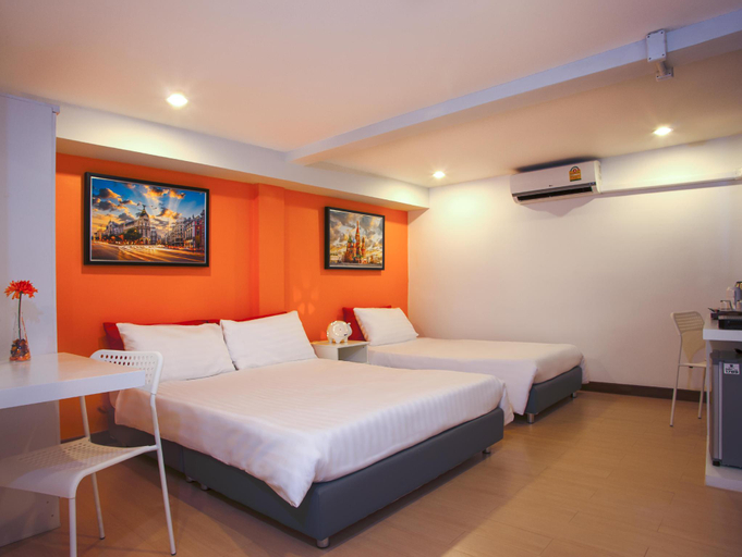 Bedroom 2, Errday Guest House, Khlong Toey