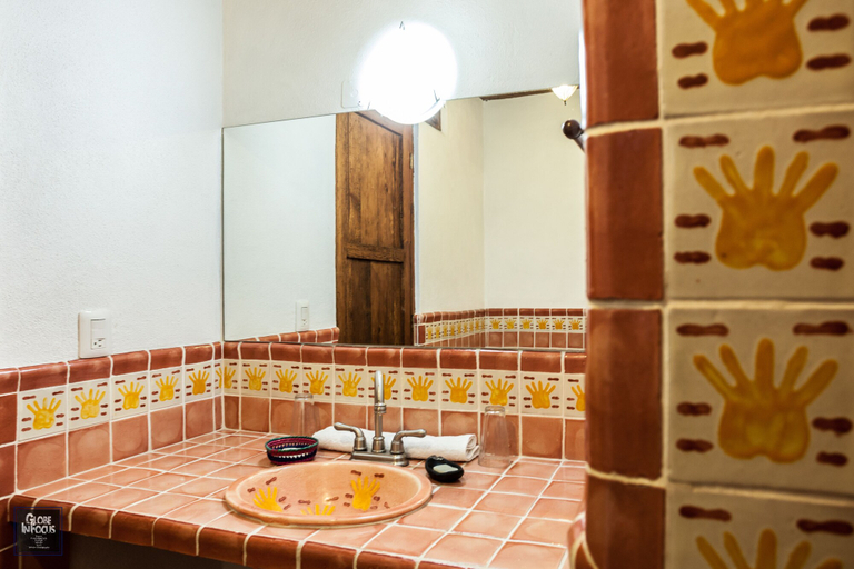 Bathroom 3, Posada Yolihuani, Pátzcuaro