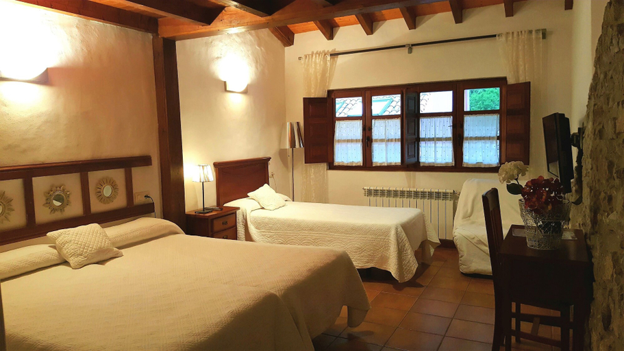 Bedroom 5, El Juacu, Asturias