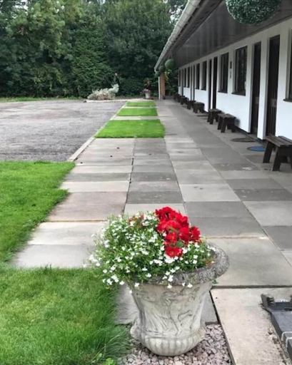 Others 1, Pinewood Lodge, Leicestershire
