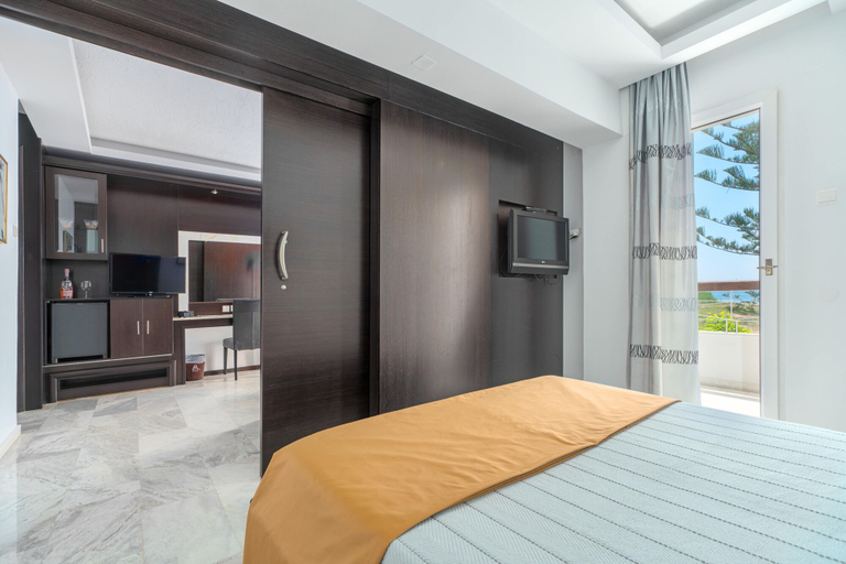 Bedroom 2, Arco Beach Hotel, Thessaly