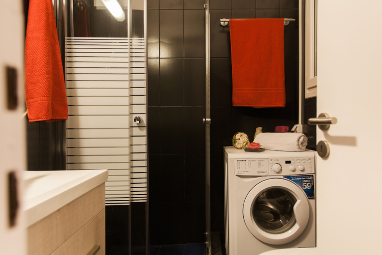 Bathroom 2, Spacious Safe Apartment Walk Acropolis, Attica