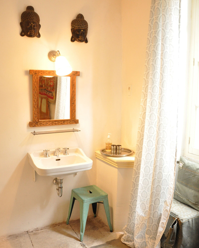 Bathroom 3, Maison Anila, Gard