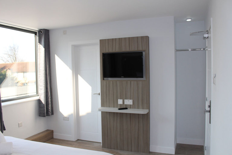 Bedroom 4, Sky Nights Hotel London Heathrow, London