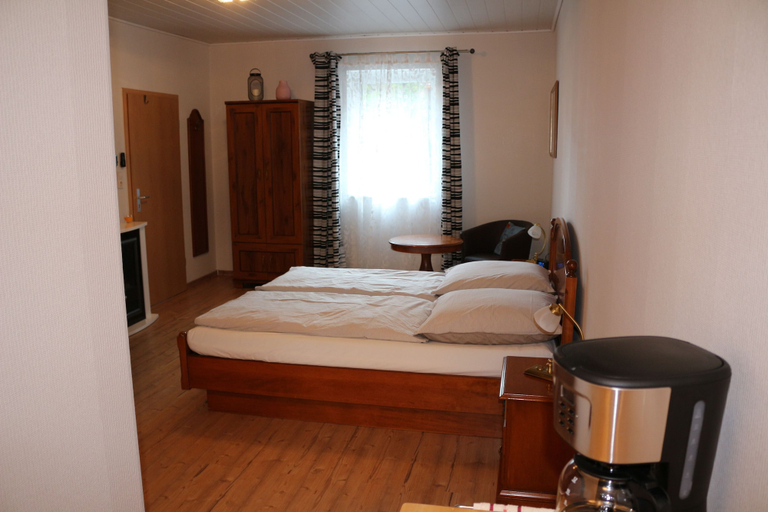 Bedroom 5, Pension und Gästehaus Paffrath, Sömmerda