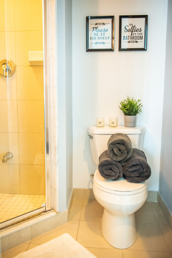 Bathroom 4, QuickStay CN Tower View Condo in Fort York, Toronto