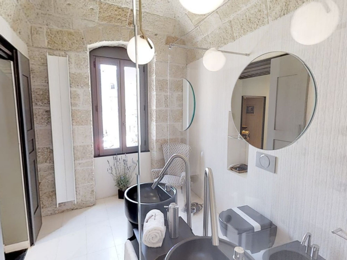Bathroom 5, Sei Stelle Mama, Bari