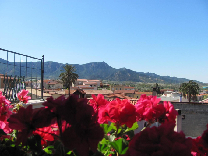 Exterior & Views 2, B&B Domu Mea, Cagliari