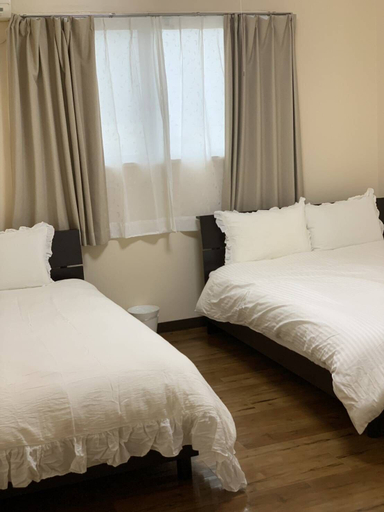 Bedroom 3, Ruby House, Yomitan