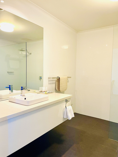 Bathroom 4, The Menzies Ballarat, Ballarat - Central
