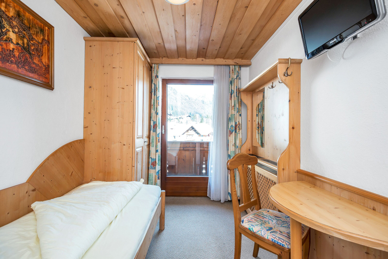Bedroom 2, Heart Hotel Talhoff Nigg, Landeck