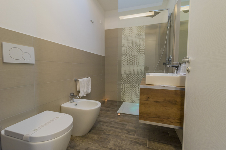 Bathroom 4, Hotel Club Poseidone Beach Resort, Lecce