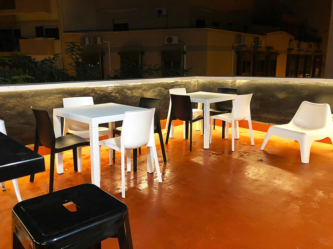 Food & Drinks 5, Butik Almeria Centro, Almería