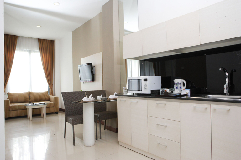 Dining Room 4