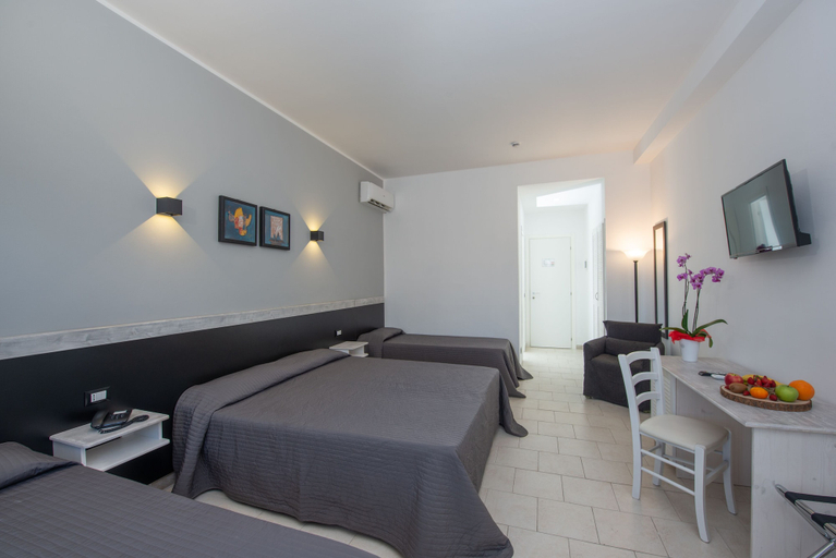 Bedroom 4, Hotel Hopps, Trapani