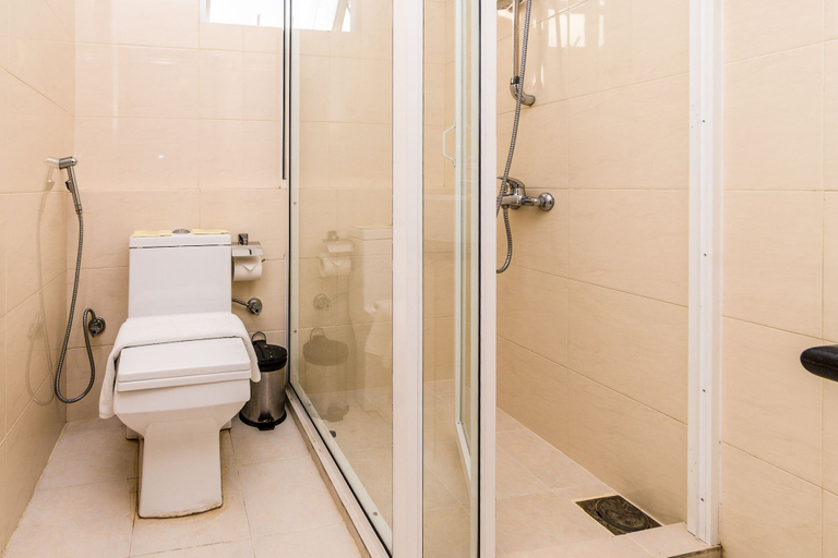 Bathroom 4, Ceylon City Hotel, Colombo, Thimbirigasyaya