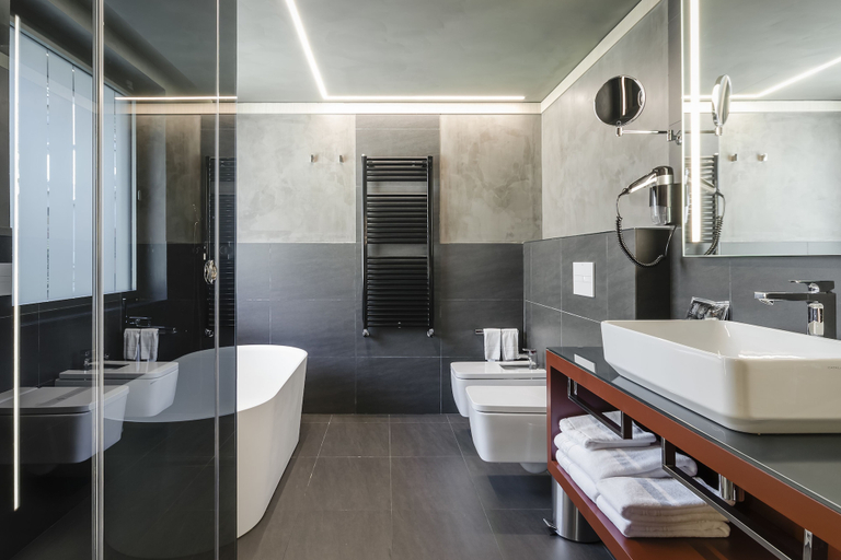 Bathroom 5, Hotel Metropolis