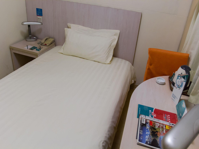 Bedroom 5, Jinjiang Inn Shanghai Baoshan Shengqiao, Shanghai