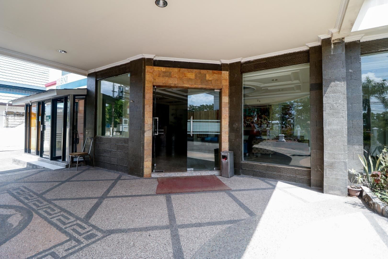 Exterior & Views 2, RedDoorz Plus near Universitas Lambung Mangkurat, Banjarmasin