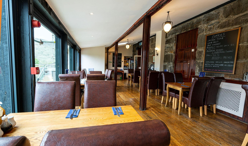 Food & Drinks 5, The Grapes Hotel, Gwynedd