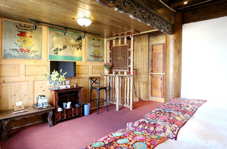 Others, Sunny Valley Inn, Dêqên Tibetan