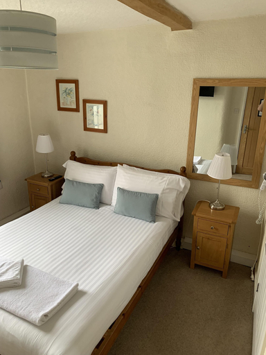 Bedroom 2, The Old Farm Hotel, Birmingham